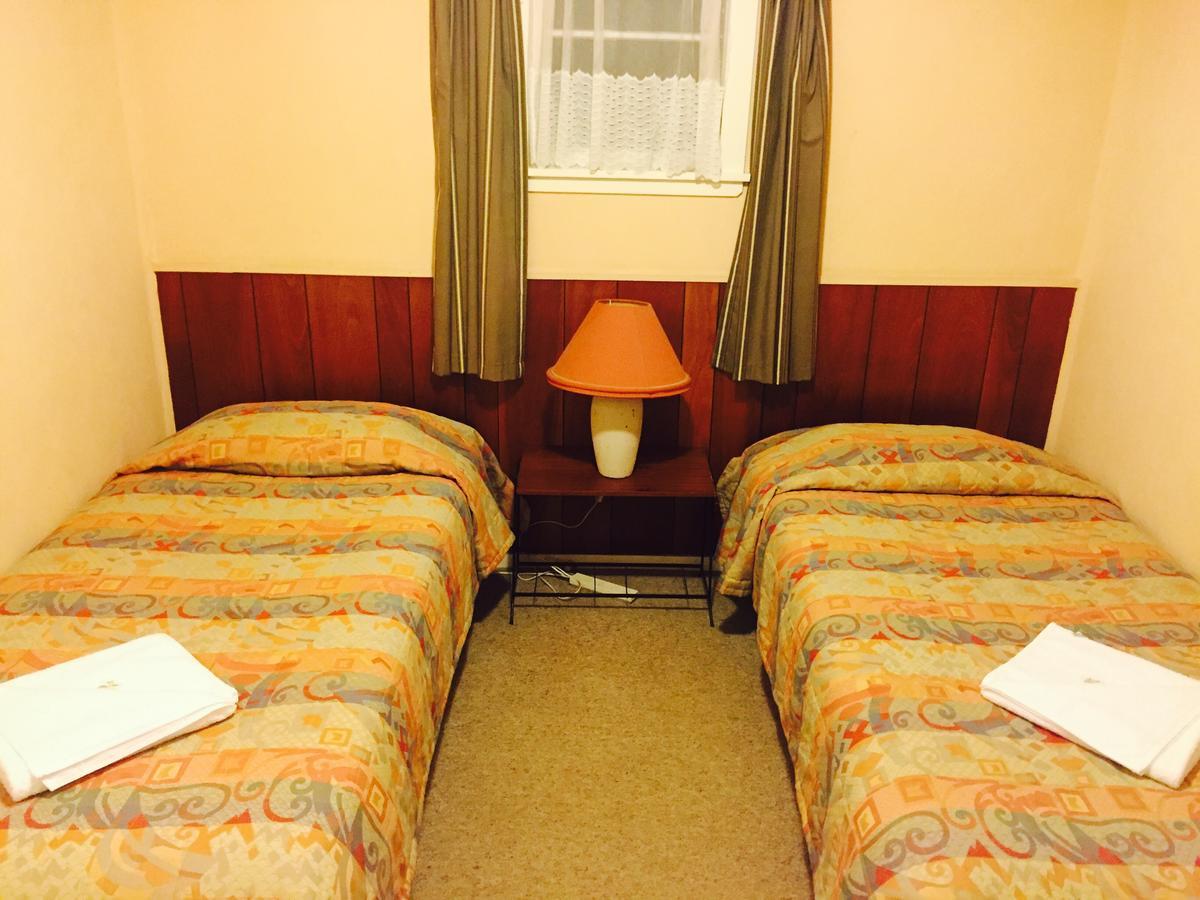 Golden Springs Motel, Holiday Park Rotorua Exterior photo