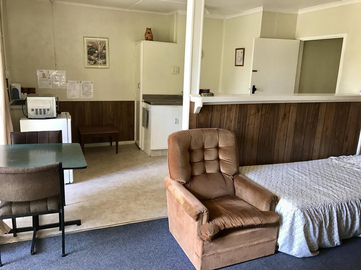 Golden Springs Motel, Holiday Park Rotorua Exterior photo
